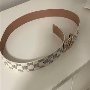Checkered belt with gold buckle